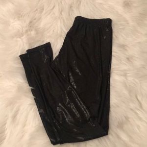 Almost Famous black crocodile print leggings